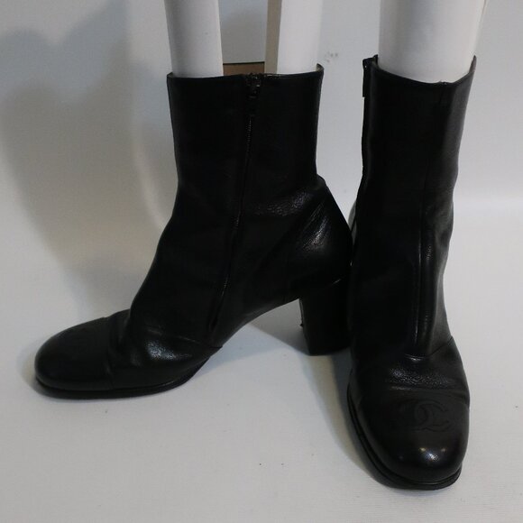 Womens Chanel Black Block Heel Interlocked CC Leather Ankle Booties 40 US/9.5-10 - Picture 3 of 14